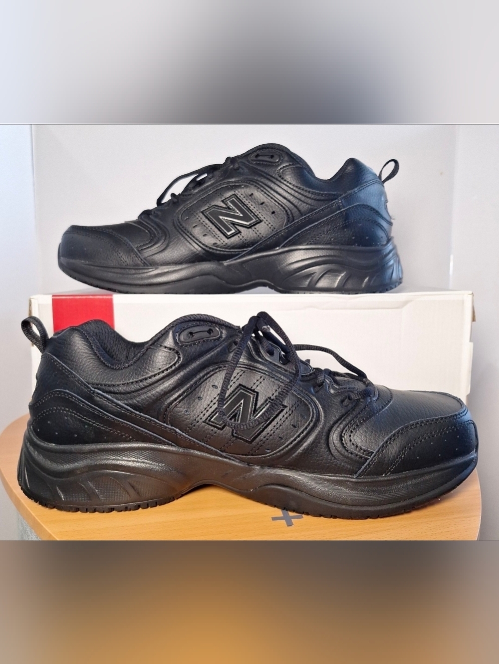 New Balance Men’s Black Leather Walking Shoes - SureGrip - Picture 5 of 13